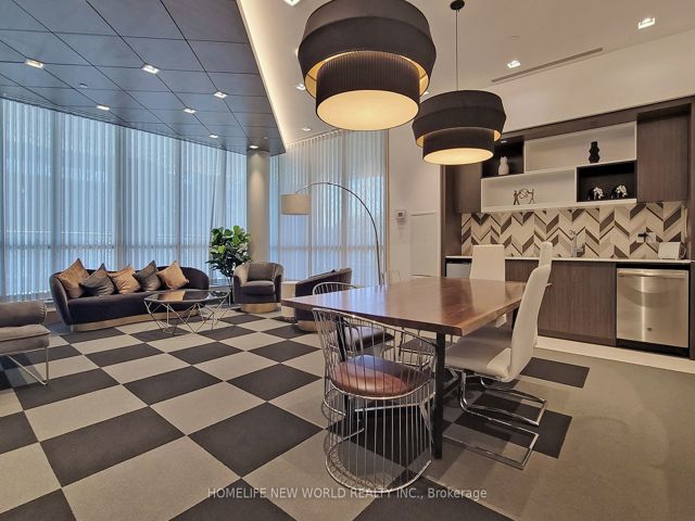 505 - 50 Forest Manor Rd