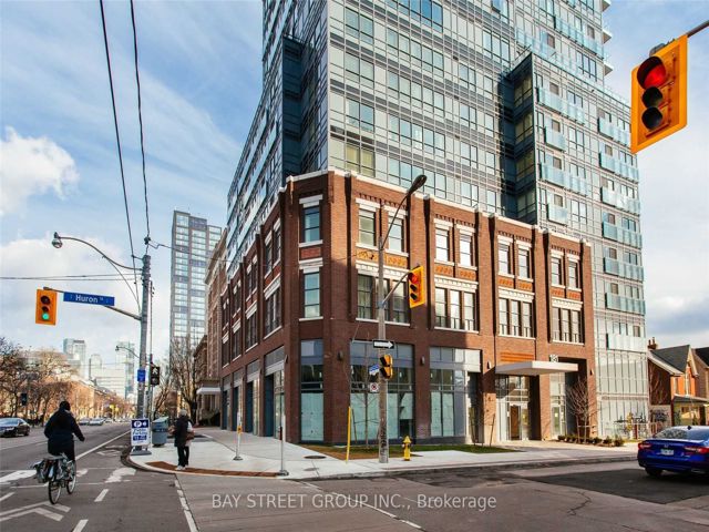 1602 - 181 Huron St