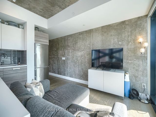 1507 - 224 King St W