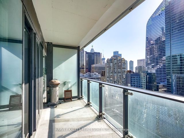 1507 - 224 King St W