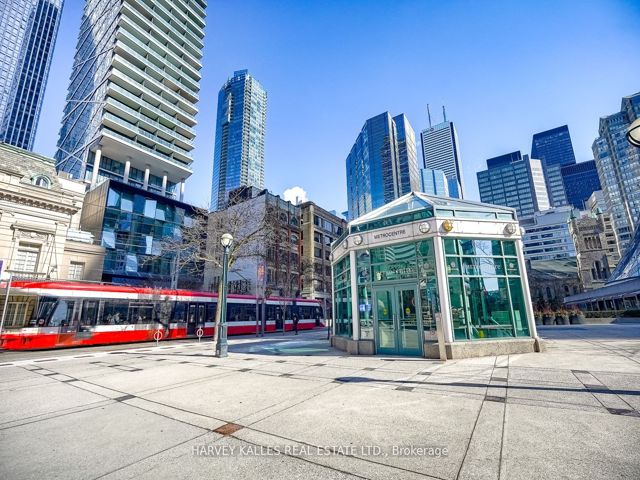1507 - 224 King St W