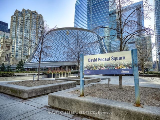 1507 - 224 King St W