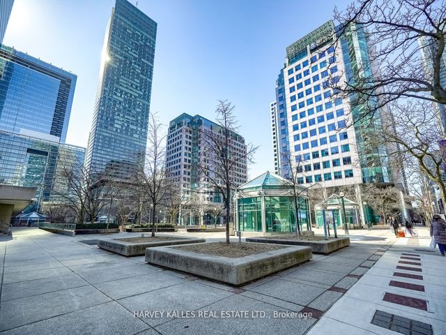 1507 - 224 King St W