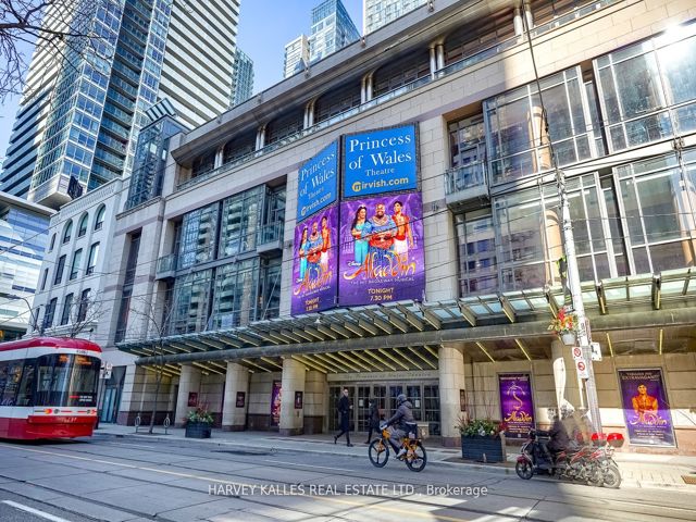 1507 - 224 King St W