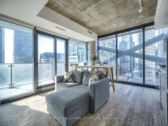 1507 - 224 King St W