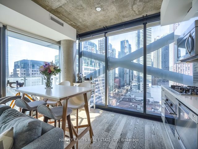 1507 - 224 King St W