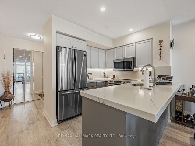 1515 - 17 Barberry Pl