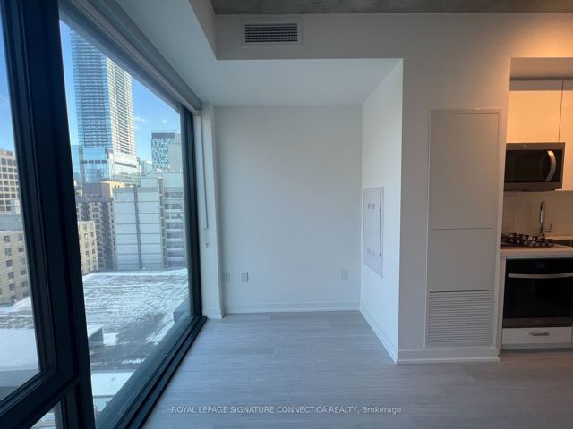 1108 - 195 McCaul St