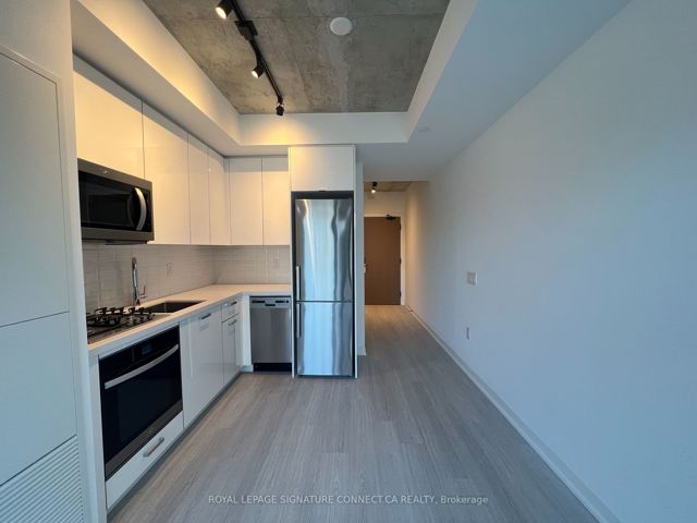 1108 - 195 McCaul St