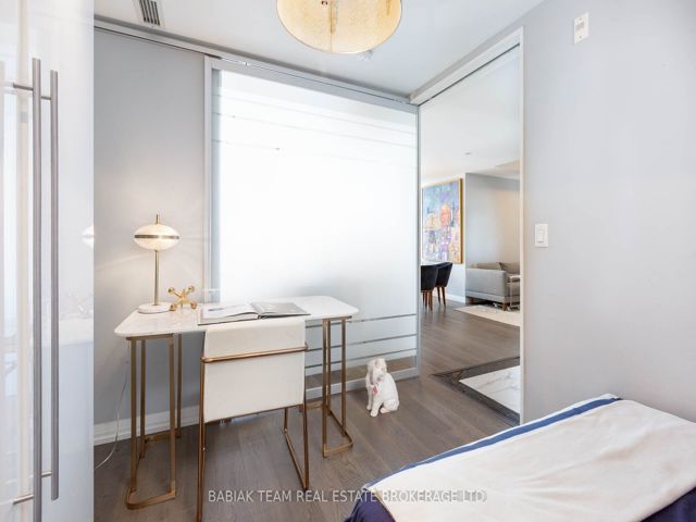 414 - 835 St Clair Ave W