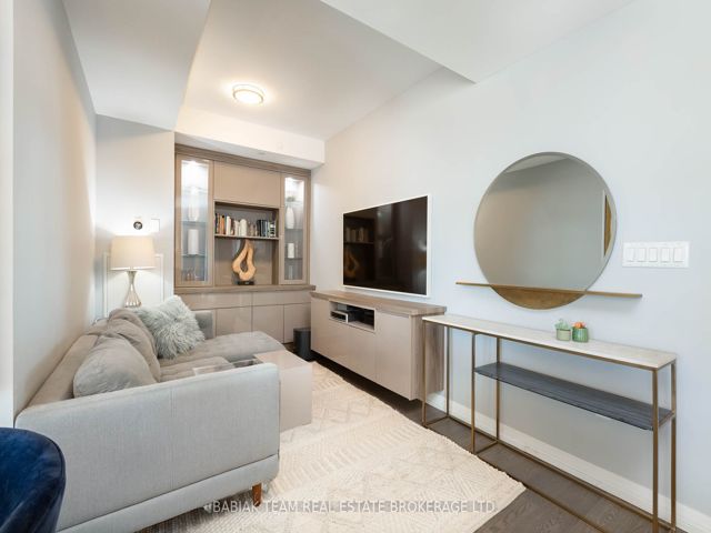 414 - 835 St Clair Ave W
