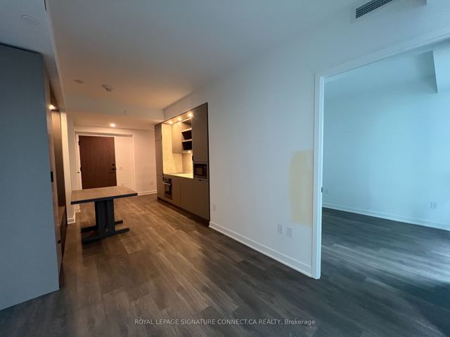 4006 - 55 Charles St E