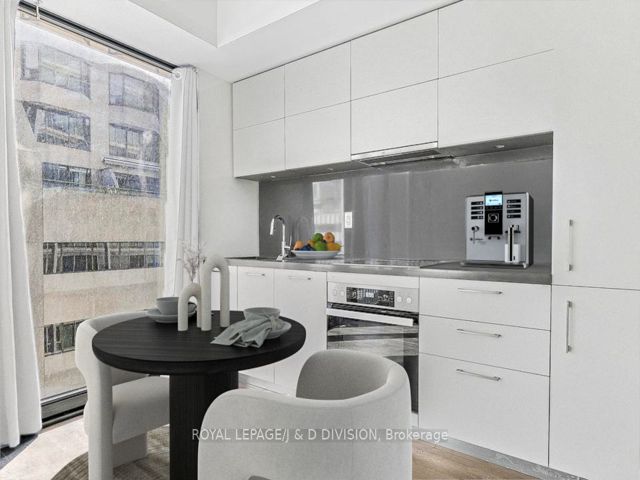 1206 - 188 Cumberland St