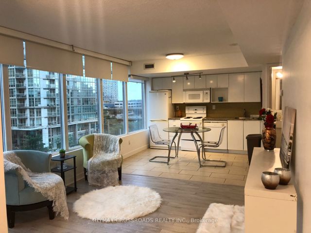 521 - 15 Brunel Crt