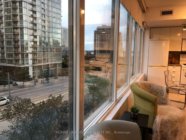 521 - 15 Brunel Crt