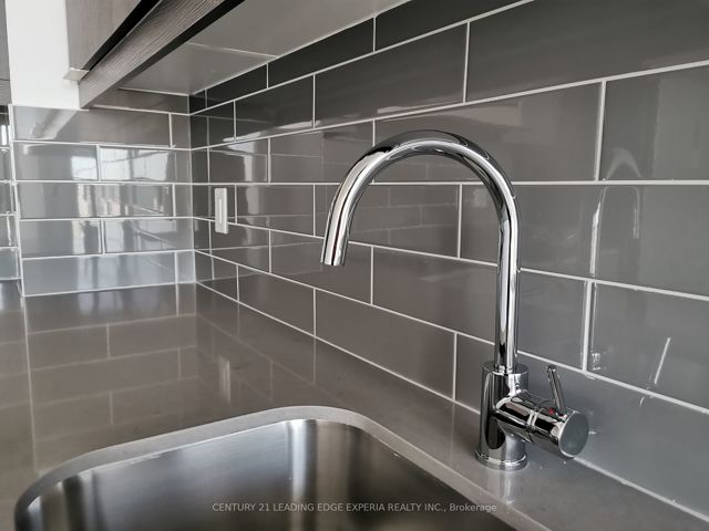 2905 - 32 Forest Manor Rd
