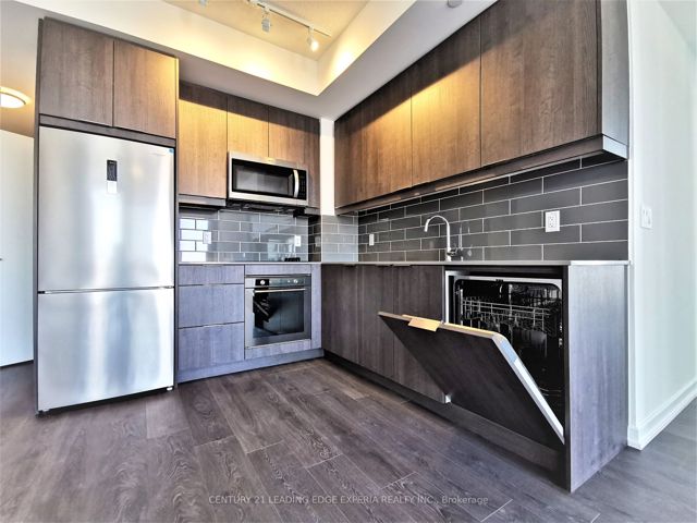 2905 - 32 Forest Manor Rd