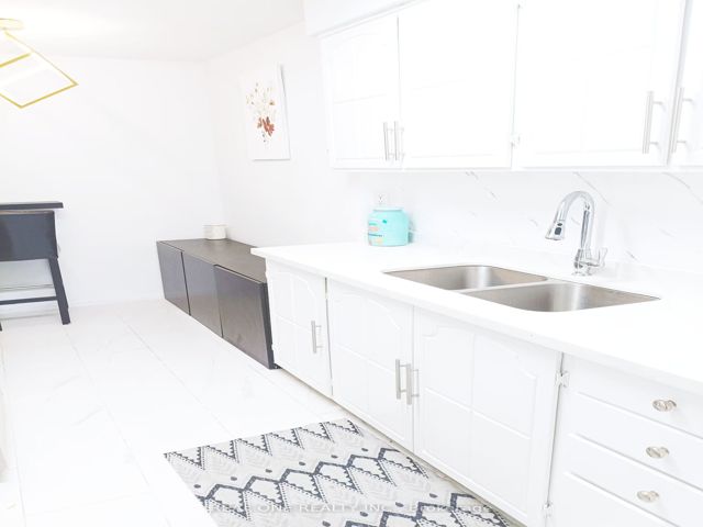 120 - 3740 Don Mills Rd N