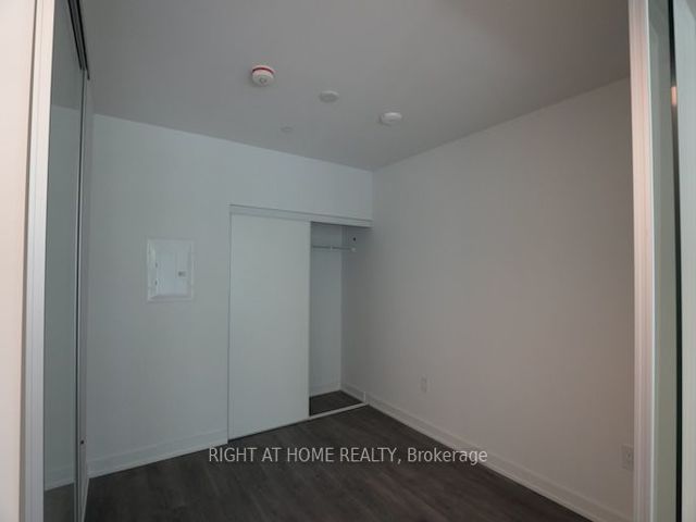 203 - 127 Broadway Ave