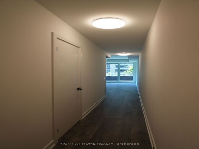 203 - 127 Broadway Ave