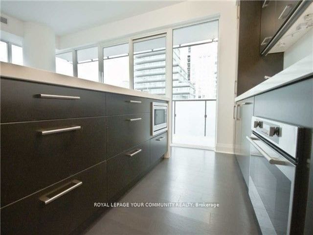 1407 - 65 St Mary St