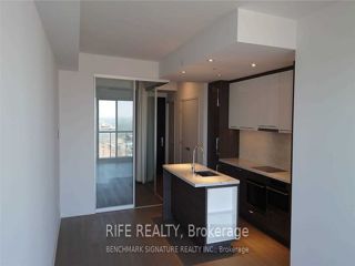 4005 - 488 University Ave