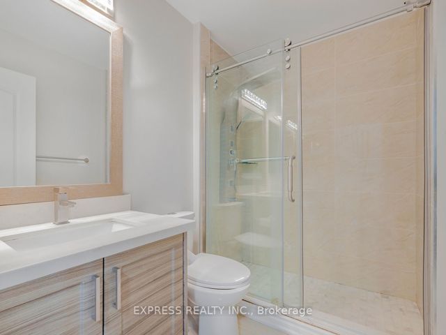 1206 - 28 Sommerset Way