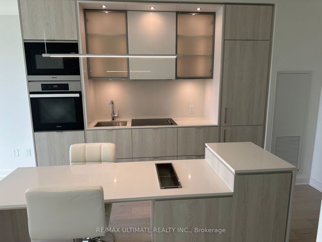 2302 - 11 Yorkville Ave