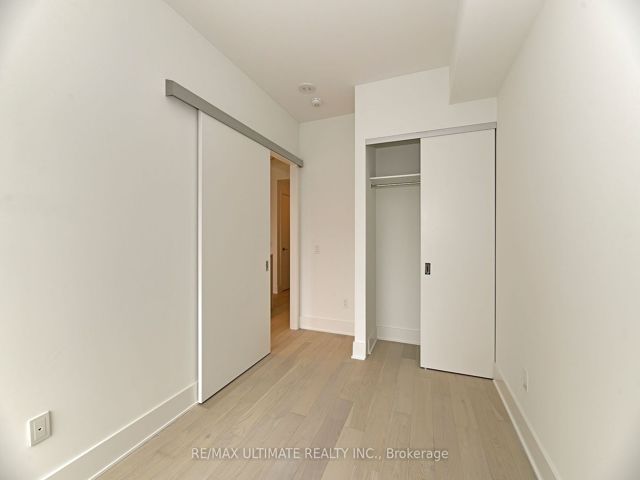 2302 - 11 Yorkville Ave