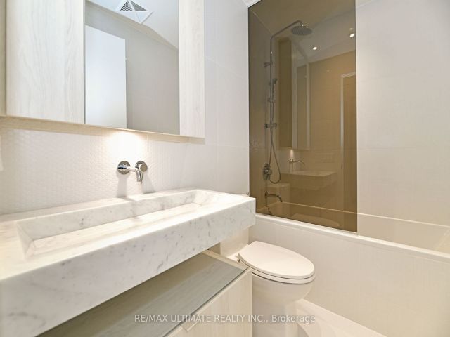 2302 - 11 Yorkville Ave