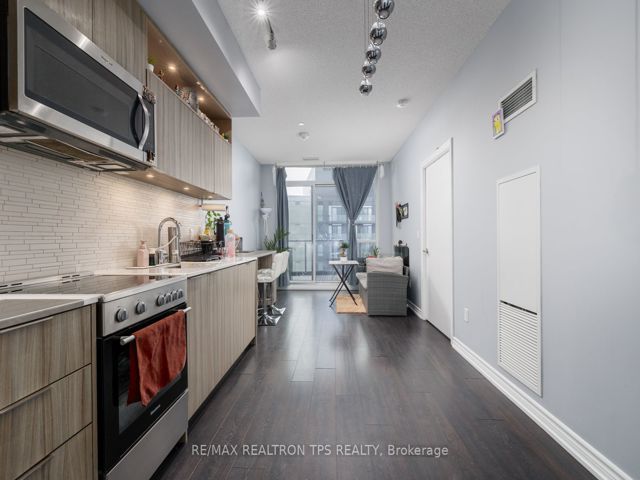 2401 - 50 Forest Manor Rd