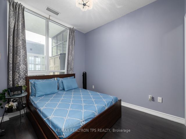 2401 - 50 Forest Manor Rd