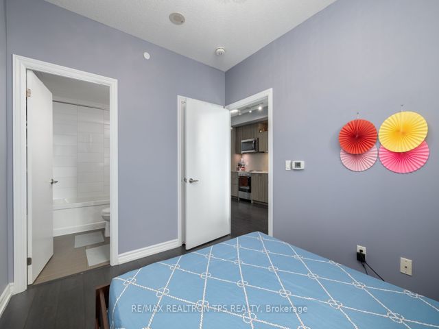 2401 - 50 Forest Manor Rd