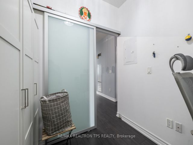 2401 - 50 Forest Manor Rd