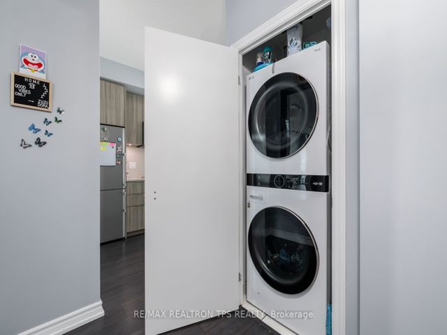 2401 - 50 Forest Manor Rd