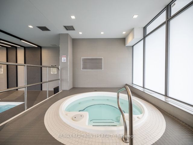 2401 - 50 Forest Manor Rd