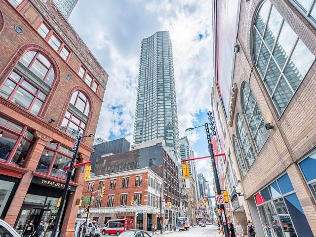 1704 - 197 Yonge St