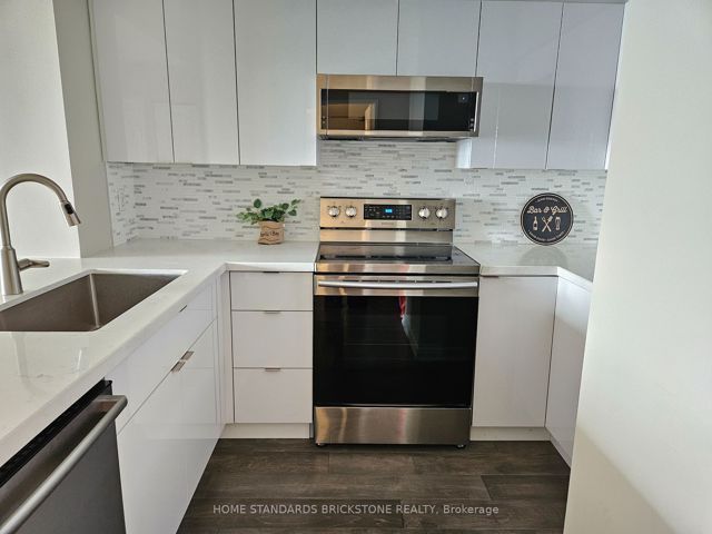 1706 - 35 Empress Ave