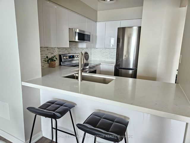 1706 - 35 Empress Ave