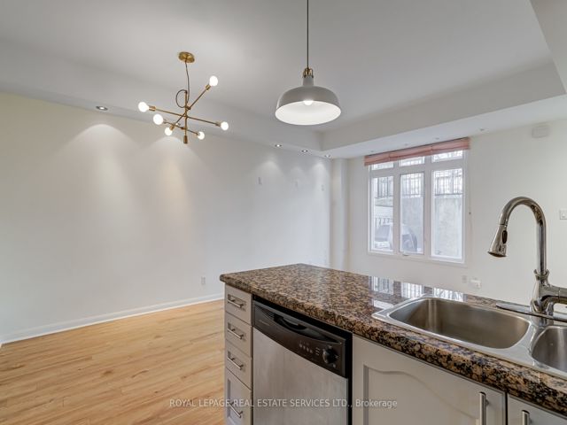 TH31 - 80 Carr St