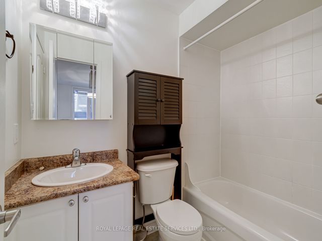 TH31 - 80 Carr St