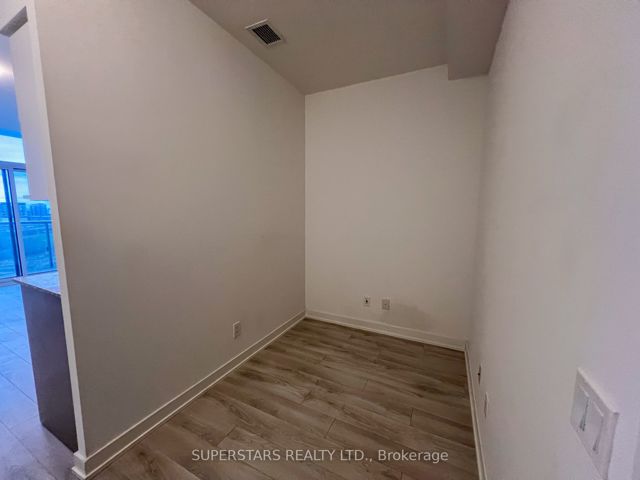 1508 - 120 Varna Dr