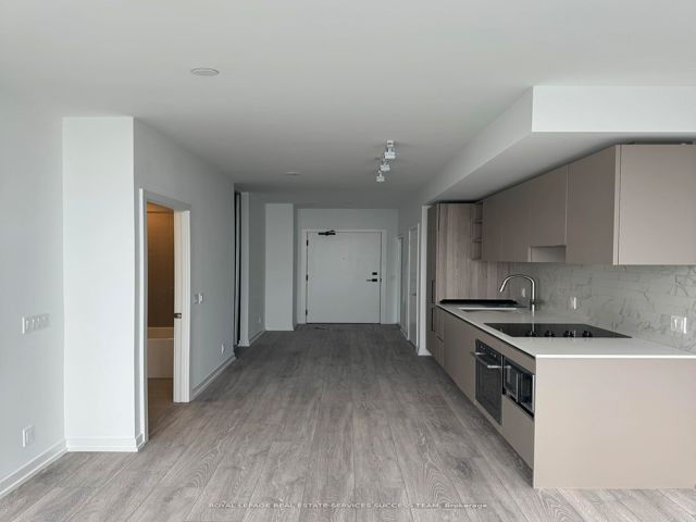 2715 - 55 Mercer St