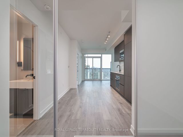 2507 - 117 Broadway Ave