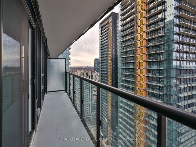 2507 - 117 Broadway Ave