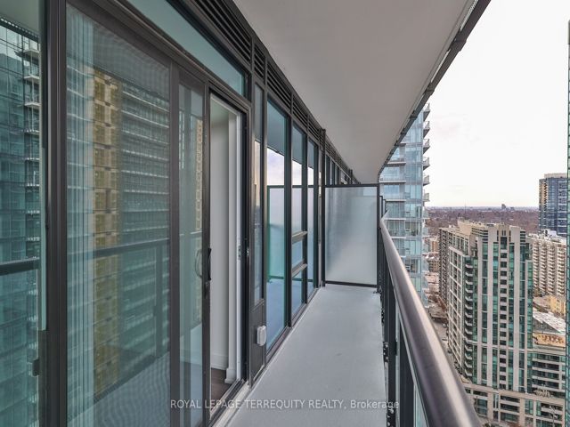 2507 - 117 Broadway Ave