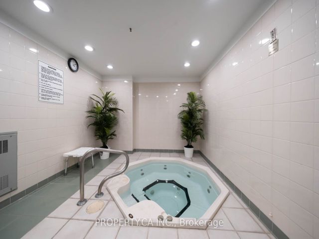 1902 - 43 Eglinton Ave E