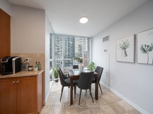 1902 - 43 Eglinton Ave E