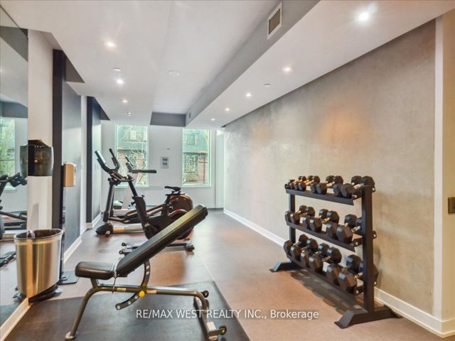 TH1 - 220 George St