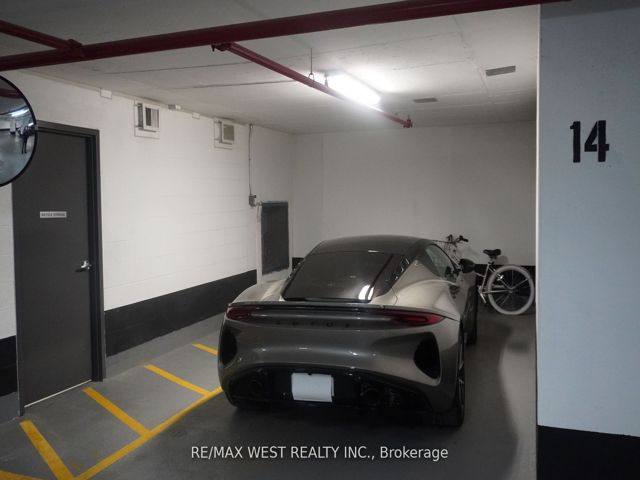 TH1 - 220 George St